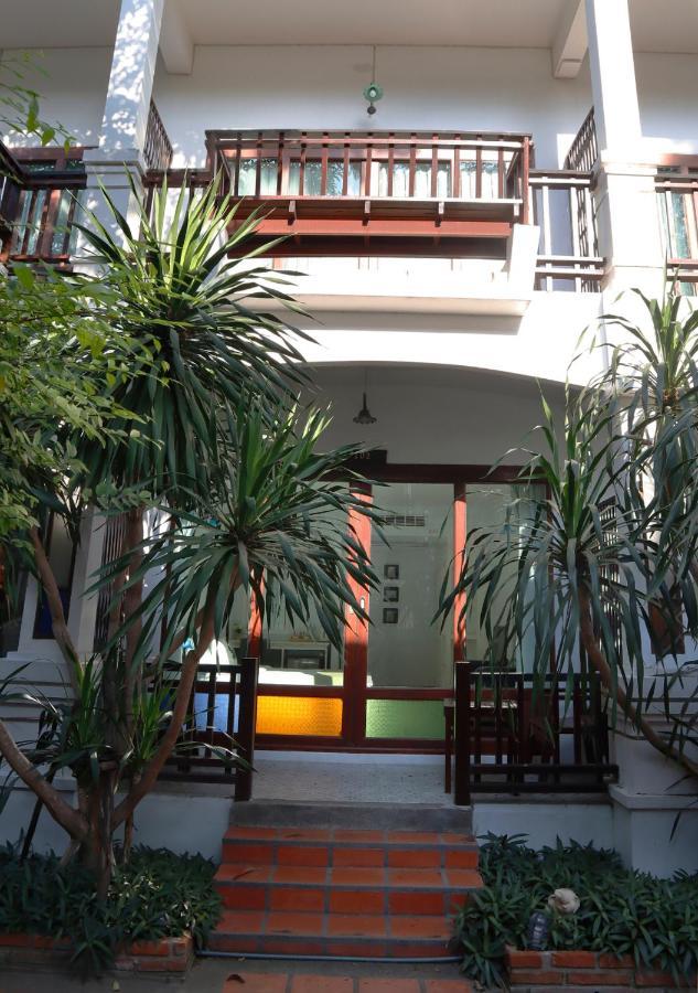 Vijit Nakorn Hotel Sisaket Buitenkant foto