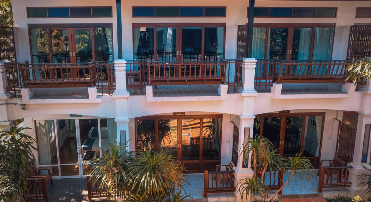 Vijit Nakorn Hotel Sisaket Buitenkant foto