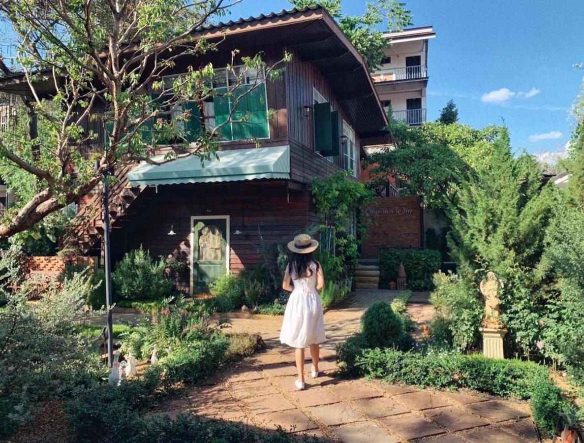 Vijit Nakorn Hotel Sisaket Buitenkant foto